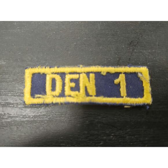 Vintage BSA Cub Scouts "Den 1" Blue Gold Uniform Emblem Boy Scout Memorabilia - Picture 3 of 3